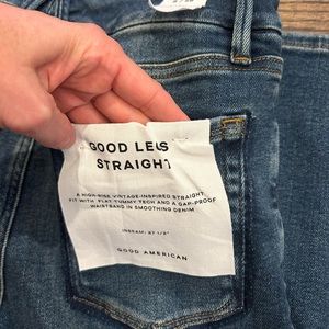 GOOD AMERICAN Good Legs Straight Jeans
New with tag
Size 6/28